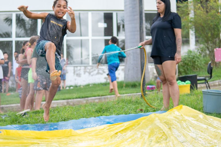 COLÔNIA DE FÉRIAS DOS CRAS TEM PROGRAMAÇÃO DURANTE TODO O MÊS